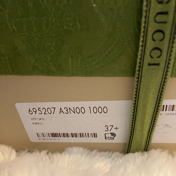 Gucci Black Women's Sandals with Gold Accents - Picture 4 of 4